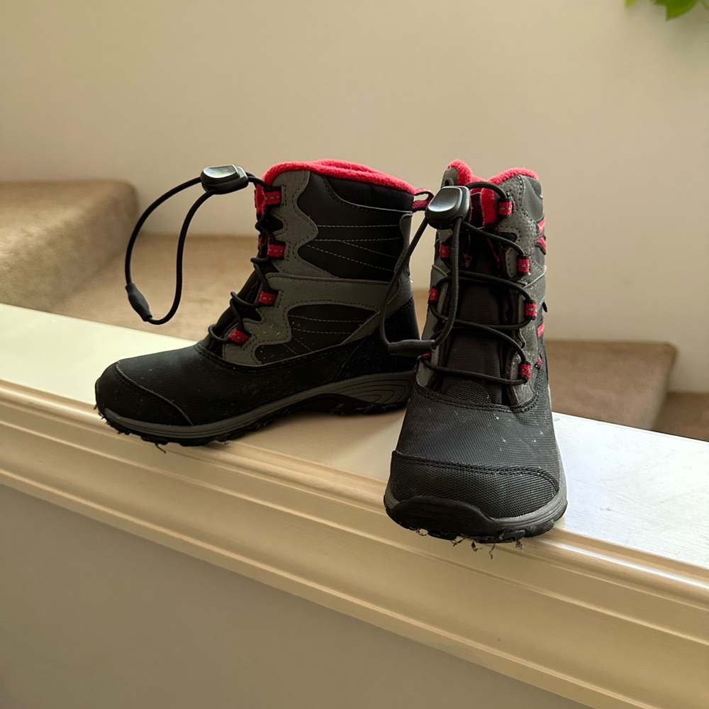 Kids’ Merrell Water Proof insulated boots - size 13.0M